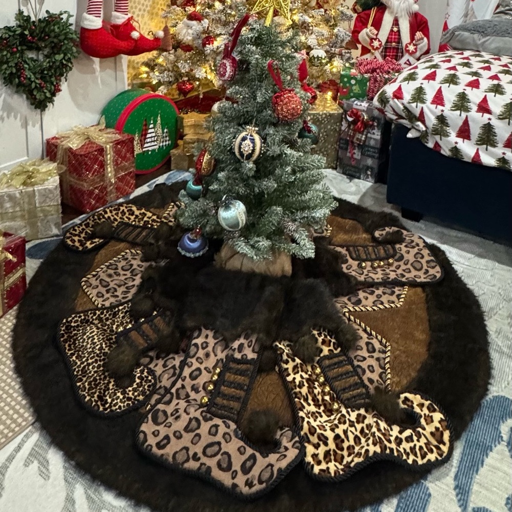 Fabulous Fur Donna SALYERS stockings ….a set of 6